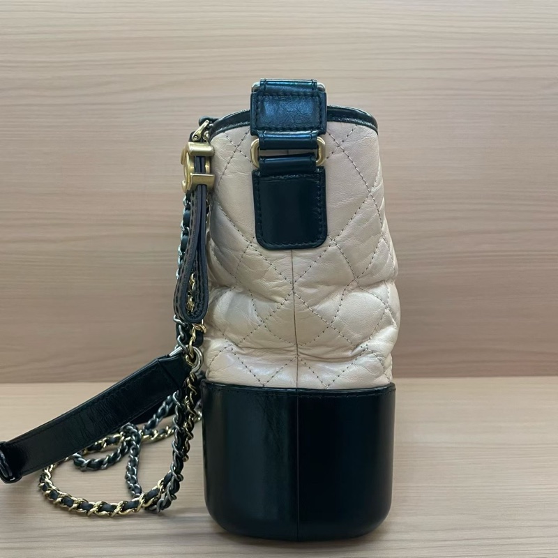 Chanel 香奈儿 Gabrielle 中號 26開 奶茶拼黑色鸳鸯链条流浪包 有塵袋 無卡無盒子 尺寸底長27*高22-3