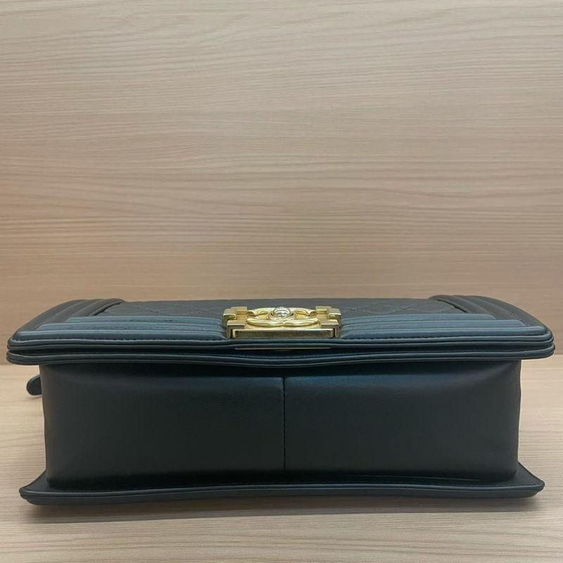 Chanel 香奈兒黑金LEBOY中號 牛皮鏈條包 2015年，20開 有塵袋 無卡 無盒子 尺寸底長25*高15*-5