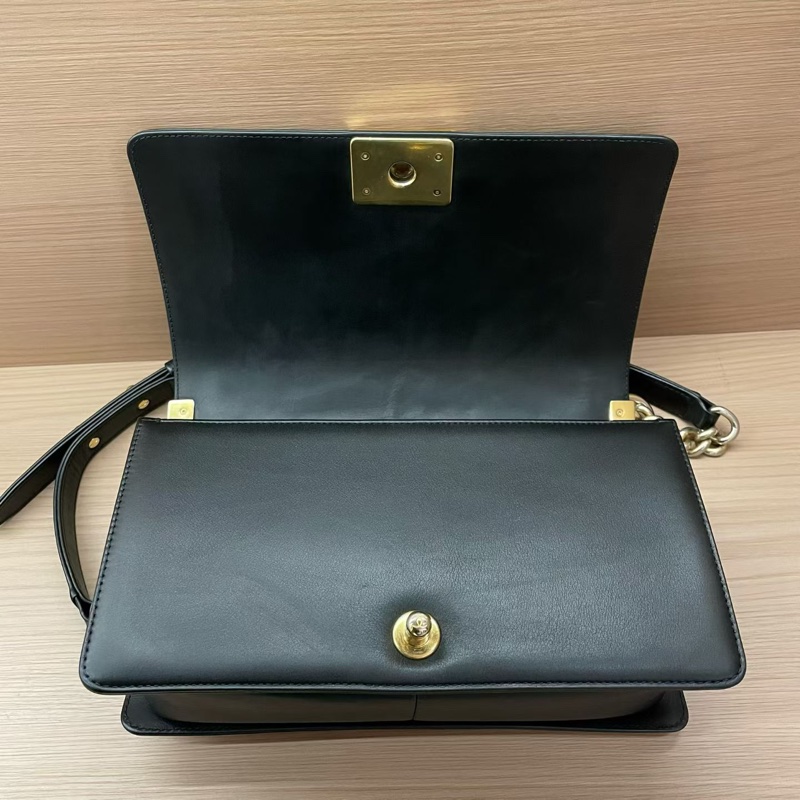 Chanel 香奈兒黑金LEBOY中號 牛皮鏈條包 2015年，20開 有塵袋 無卡 無盒子 尺寸底長25*高15*-6