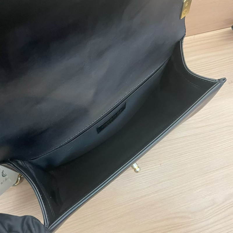 Chanel 香奈兒黑金LEBOY中號 牛皮鏈條包 2015年，20開 有塵袋 無卡 無盒子 尺寸底長25*高15*-7