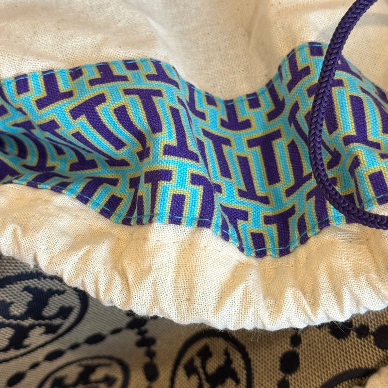 【近全新】Tory Burch T Monogram 經典海軍藍提花水桶托特包（僅背一次、附防塵袋）-12