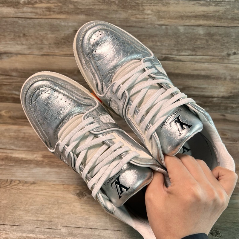 LV路易威登 trainer 液態銀 銀橙 錫紙 41碼-4