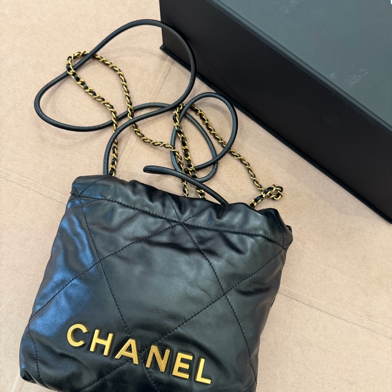 “全網最低價”Chanel22 mini 亮面小牛皮金屬黑-0