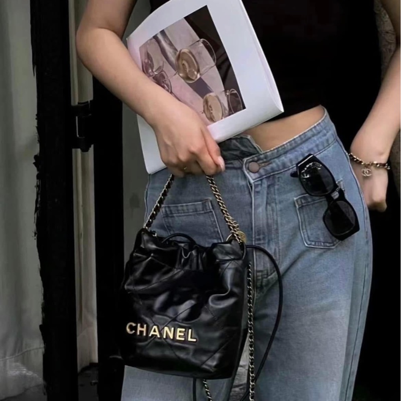 “全網最低價”Chanel22 mini 亮面小牛皮金屬黑-2