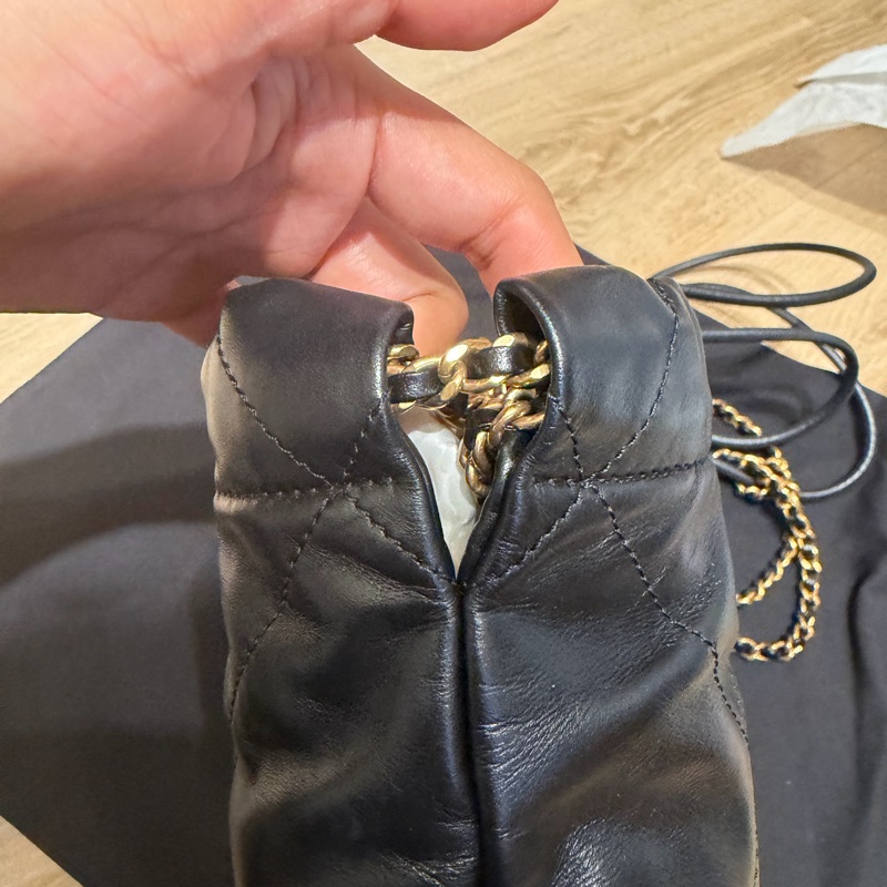 “全網最低價”Chanel22 mini 亮面小牛皮金屬黑-11
