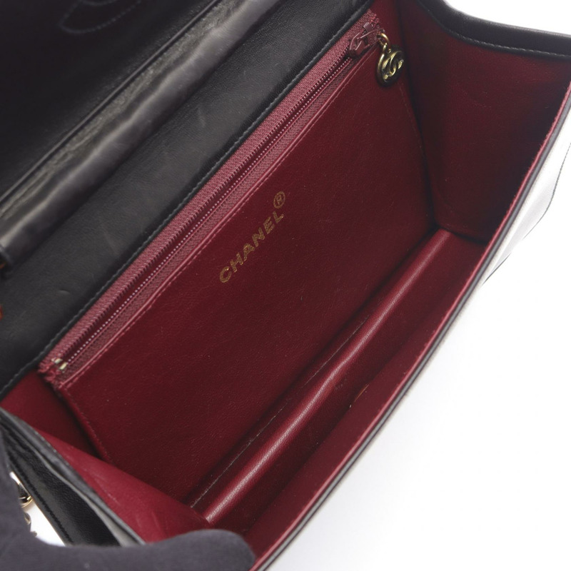 香奈兒 (CHANEL) 絎縫全蓋鏈條肩背包，羊皮材質，黑色，金色五金，二手 CC-2