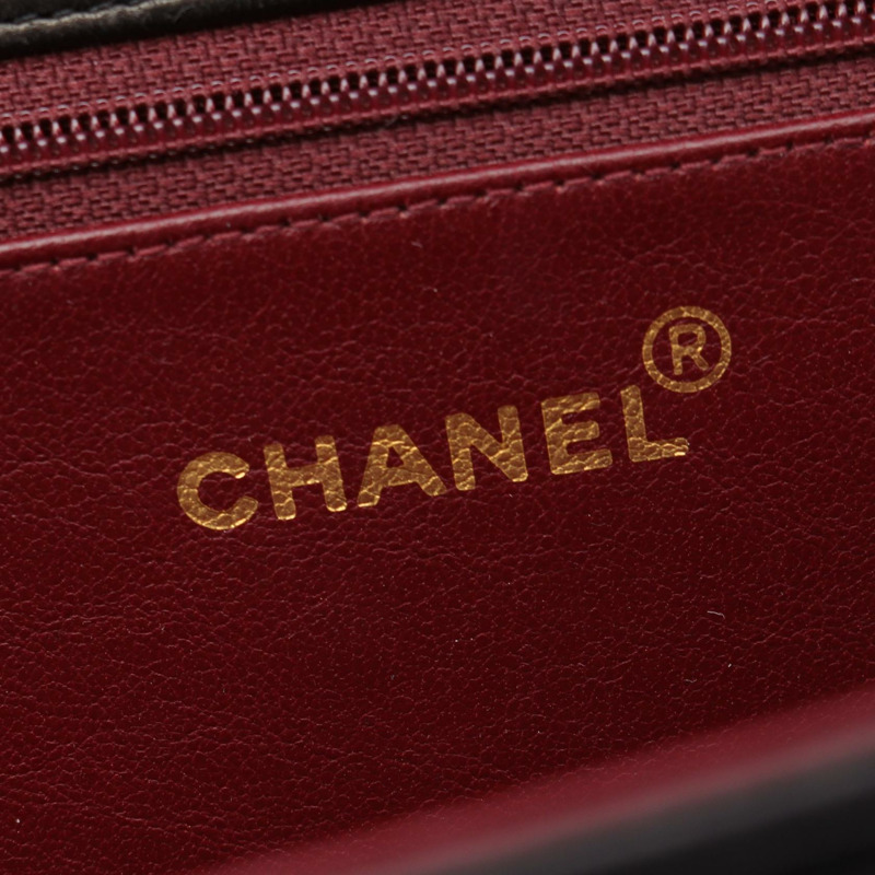 香奈兒 (CHANEL) 絎縫全蓋鏈條肩背包，羊皮材質，黑色，金色五金，二手 CC-3