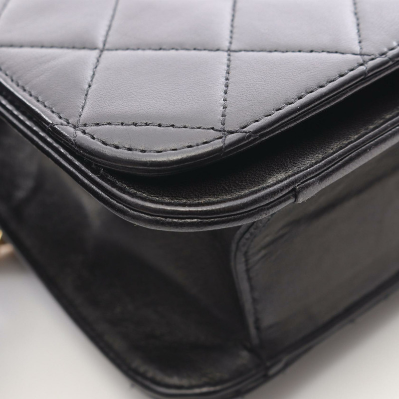 香奈兒 (CHANEL) 絎縫全蓋鏈條肩背包，羊皮材質，黑色，金色五金，二手 CC-9