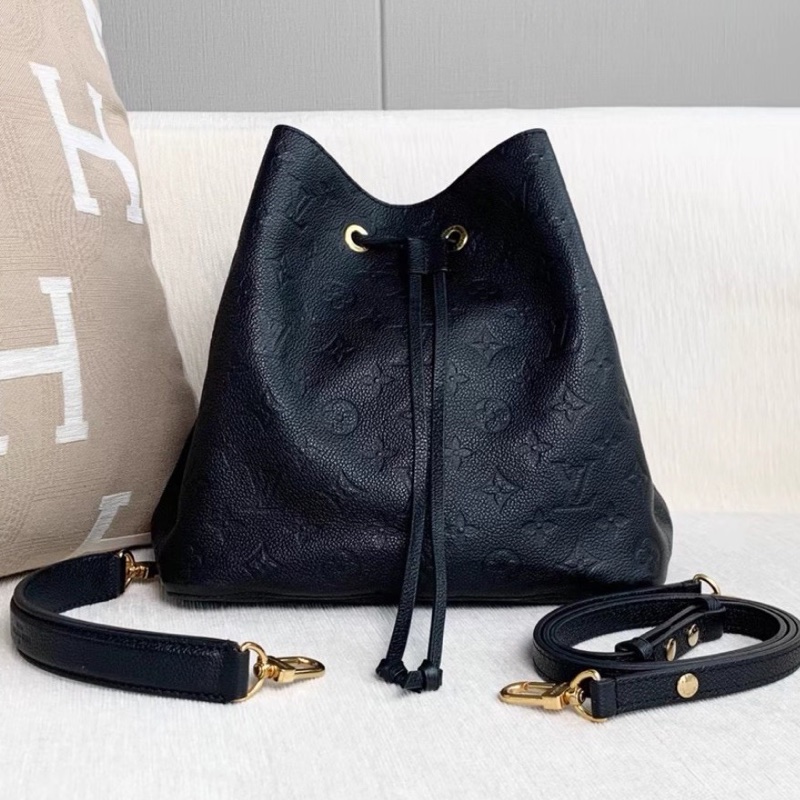 Louis Vuitton路易威登NeoNoé中號黑金壓紋老花牛皮水桶包🪣-9