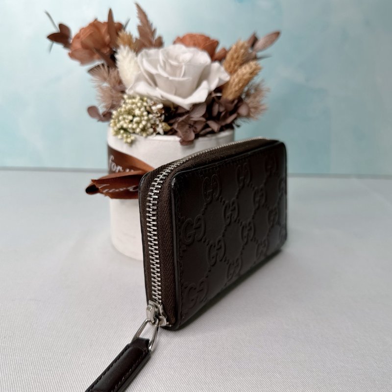 GUCCI 深咖GG皮革壓紋拉鍊卡包-3