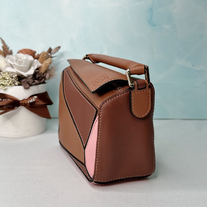 LOEWE Mini Puzzle斜背包-2