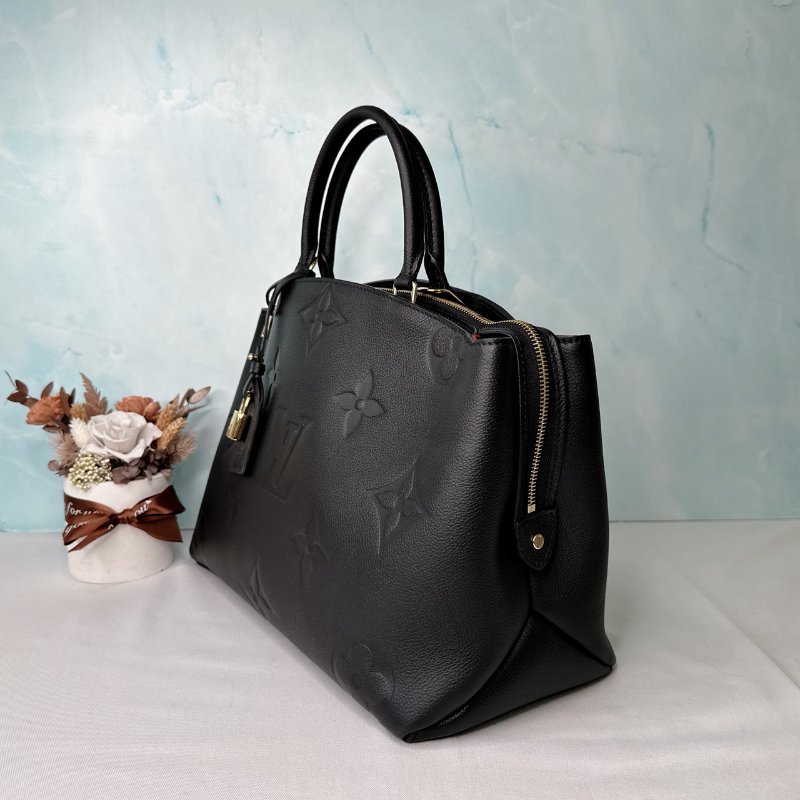 LV Grand Palais黑牛壓紋托特包-2