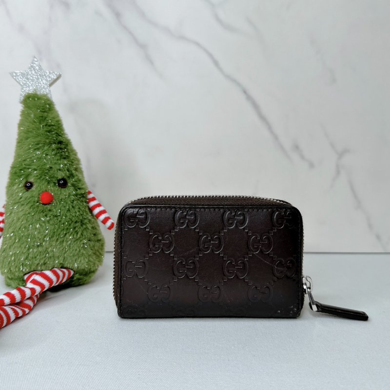GUCCI 深咖雙G皮革壓花拉鍊卡包-1