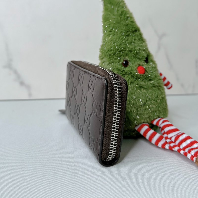 GUCCI 深咖雙G皮革壓花拉鍊卡包-2