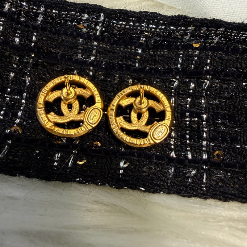 Chanel 圓形雙c水鑽耳針式耳環-9