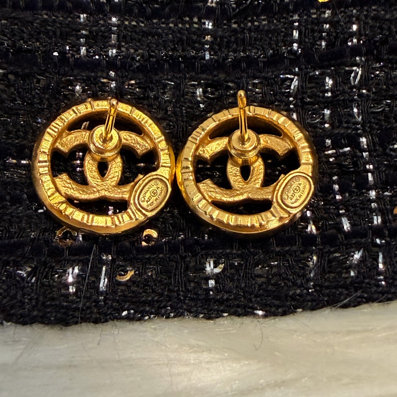 Chanel 圓形雙c水鑽耳針式耳環-11