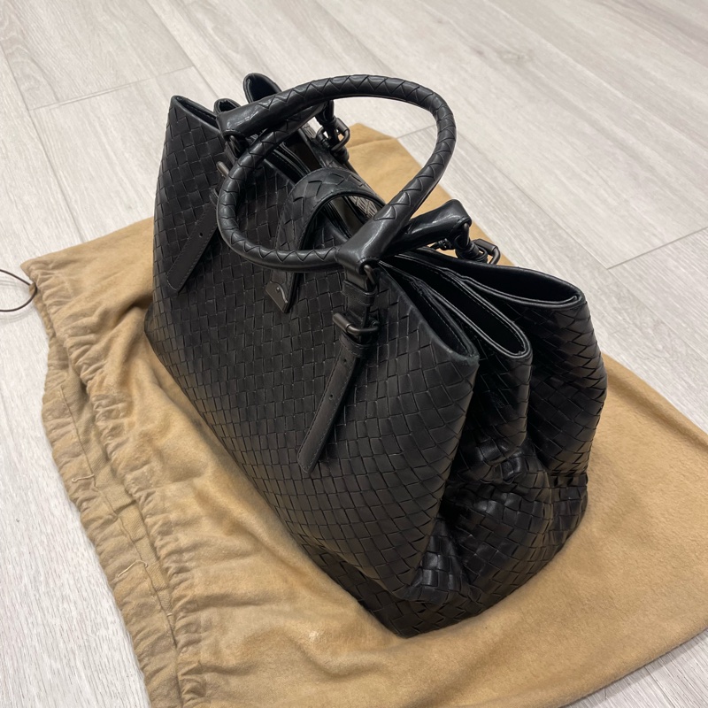 Bottega Veneta Roma 寬37 中號黑色牛皮編織包-3