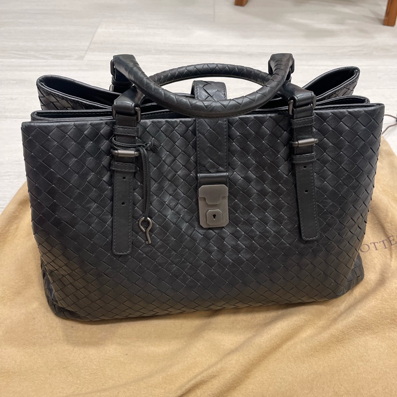 Bottega Veneta Roma 寬37 中號黑色牛皮編織包-5