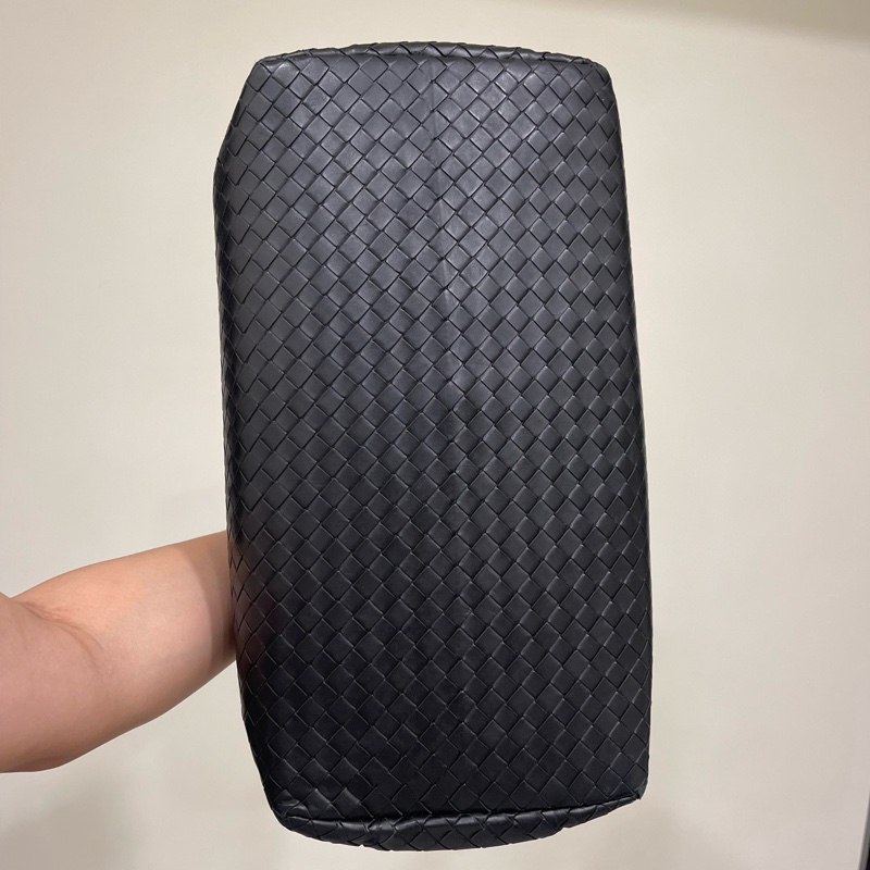 Bottega Veneta Roma 寬37 中號黑色牛皮編織包-7