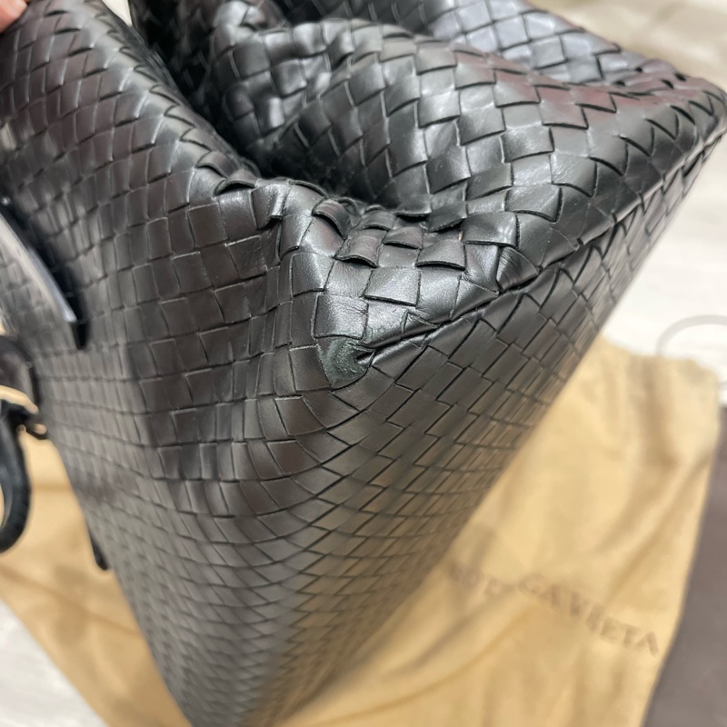 Bottega Veneta Roma 寬37 中號黑色牛皮編織包-12