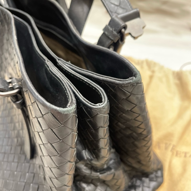 Bottega Veneta Roma 寬37 中號黑色牛皮編織包-35