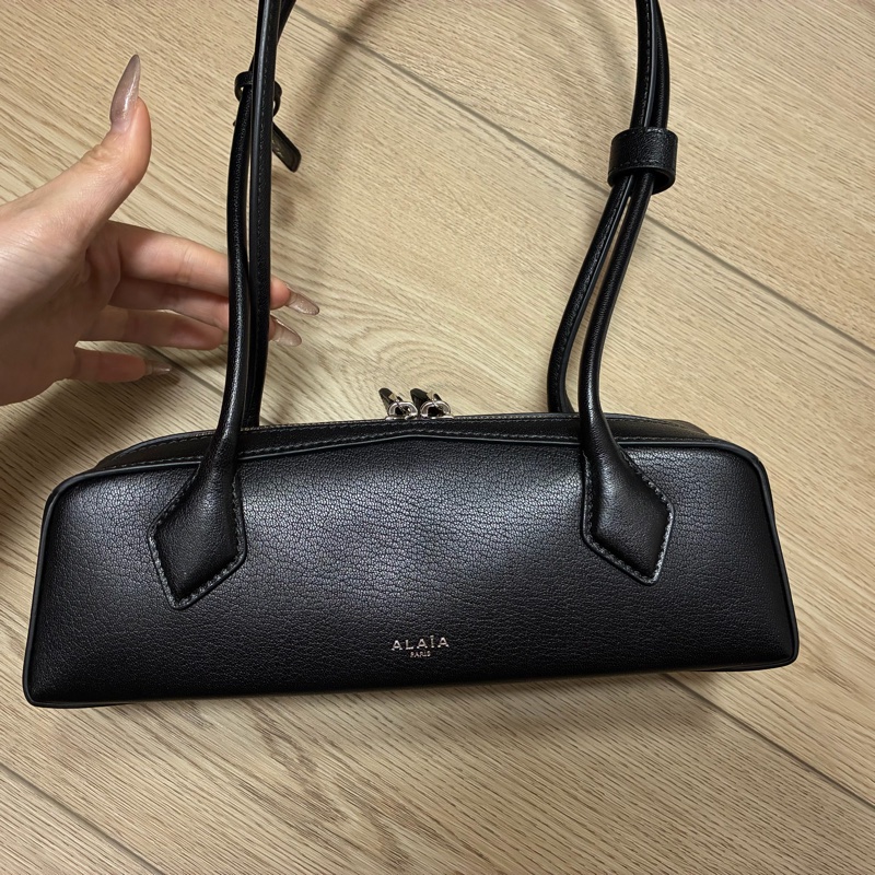 Alaia Le Teckel Small 法棍包 山羊皮 黑色-2