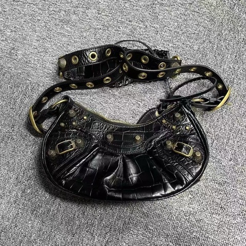 【balenciaga】黑金鉚釘褶皺機車包餃子包