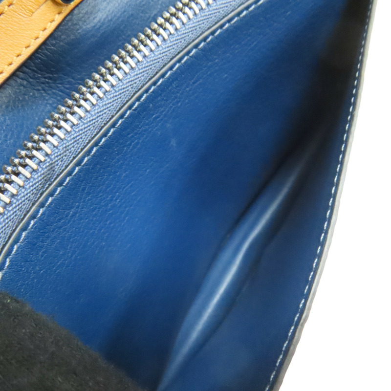 黃色 牛皮 Anagram WOC 肩背包 【LOEWE 羅威】 124.12.U51 8256-4