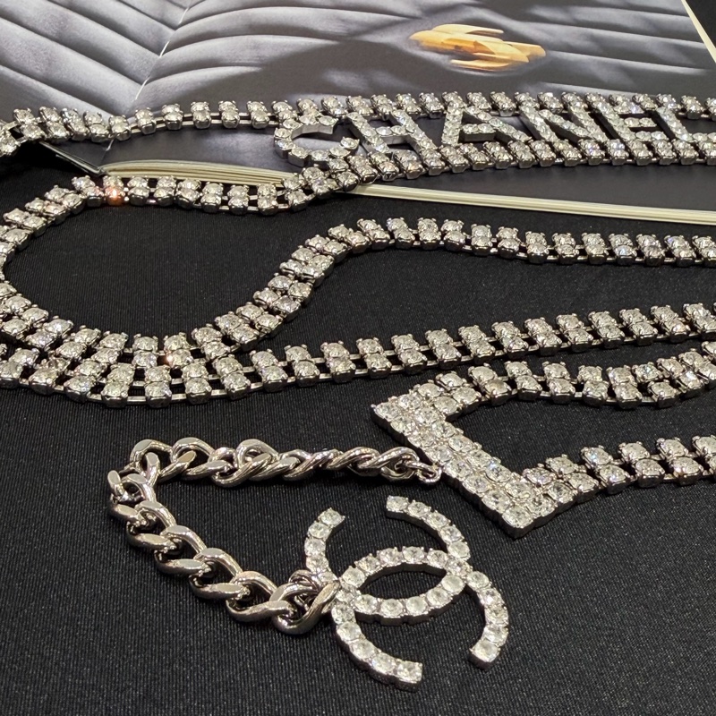 CHANEL銀色水鑽字母寬版腰鍊-1