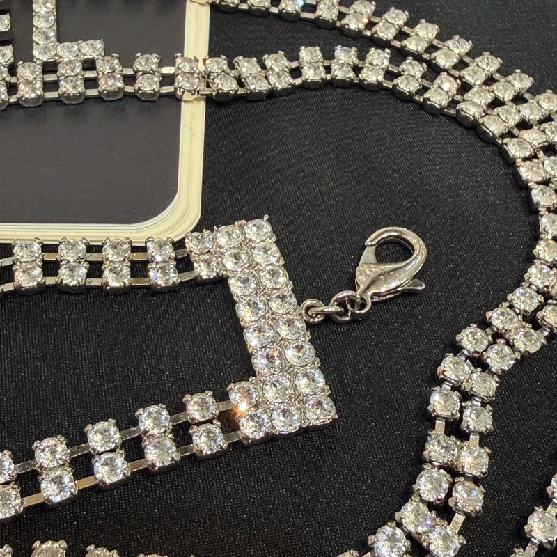 CHANEL銀色水鑽字母寬版腰鍊-3