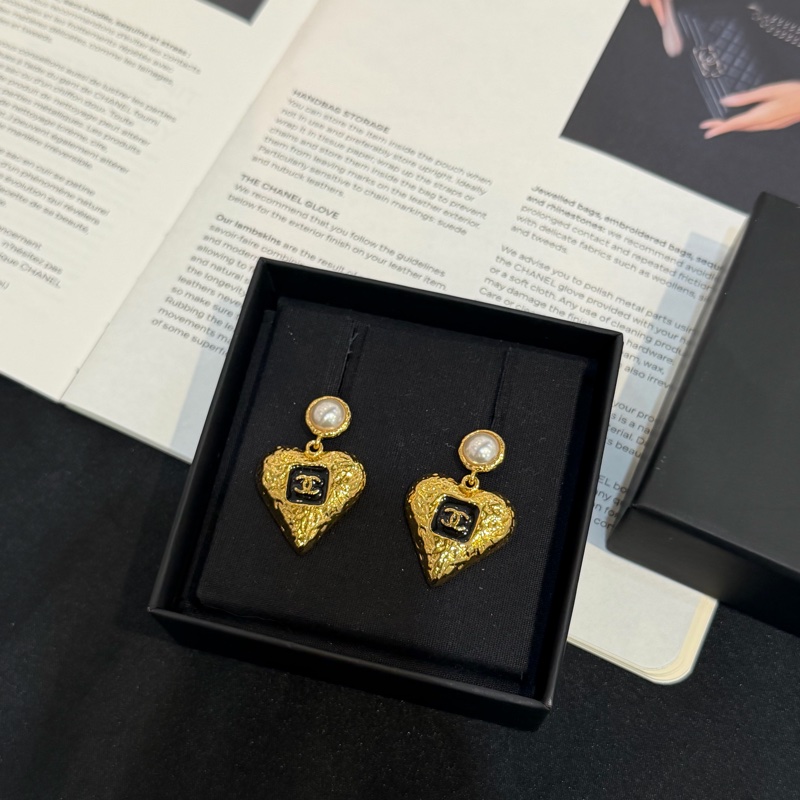 CHANEL金色溶岩愛心+白珍珠耳環-0