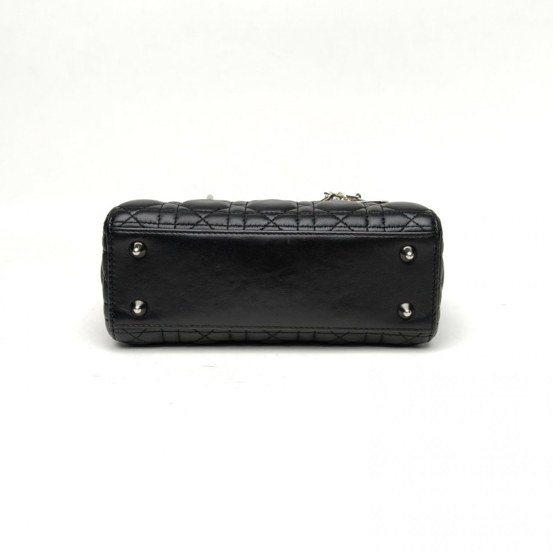 DIOR Lady戴妃包四格徽章黑色羊皮銀扣2017肩背包-4