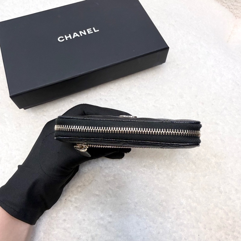 香奈兒多用短夾Chanel黑金荔枝皮大ㄇ拉對開短夾AP4652-2