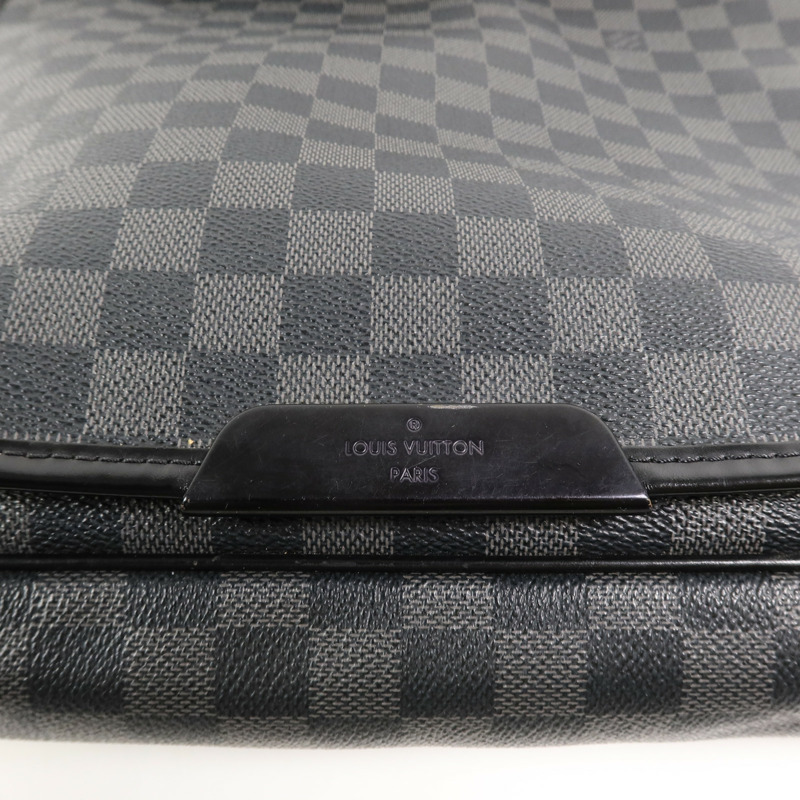 LOUIS VUITTON Damier Graghite Daniel MM肩背袋-8