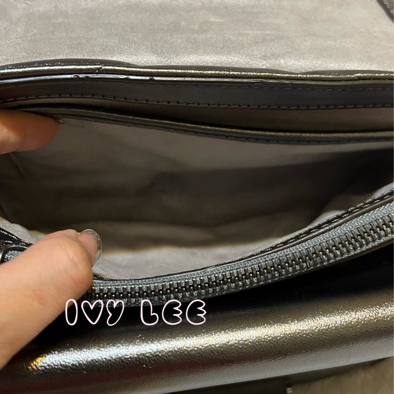 MICHAEL KORS 30H9UOEL6K Cece V形 山行紋路絎縫金屬皮革 斜背包 肩背包 鍊帶包 二手精品 Michael Kors 《夫妻的世界》韓素希同款-29