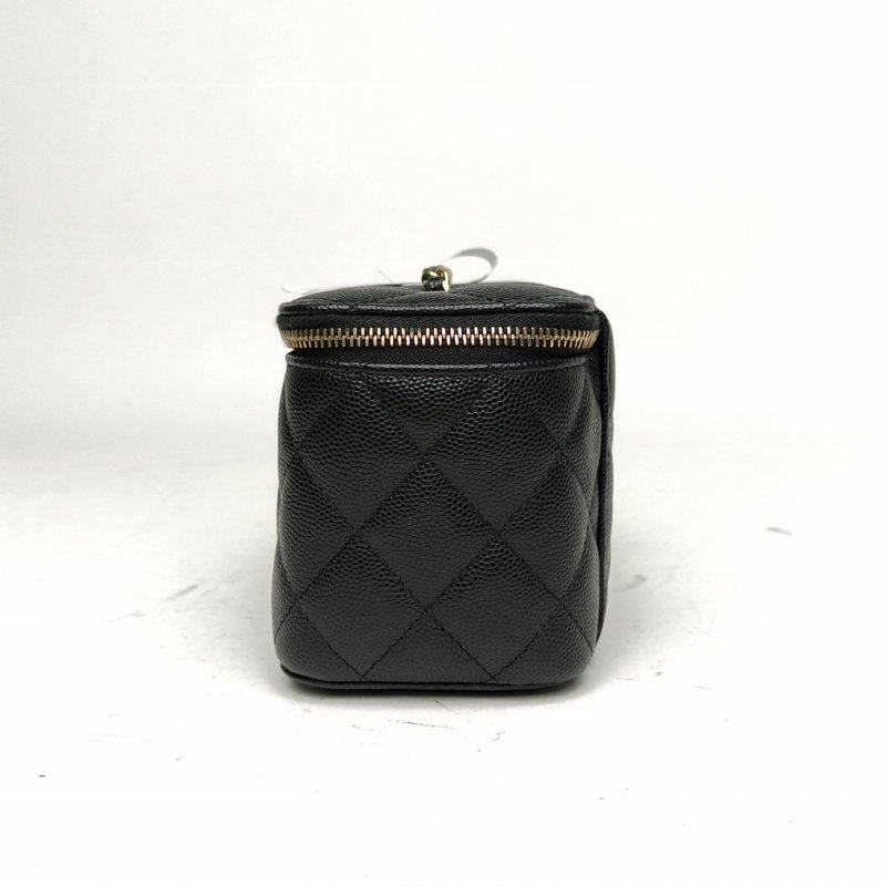 CHANEL 經典款長盒子化妝包黑色荔枝牛皮31開金扣肩背包-1