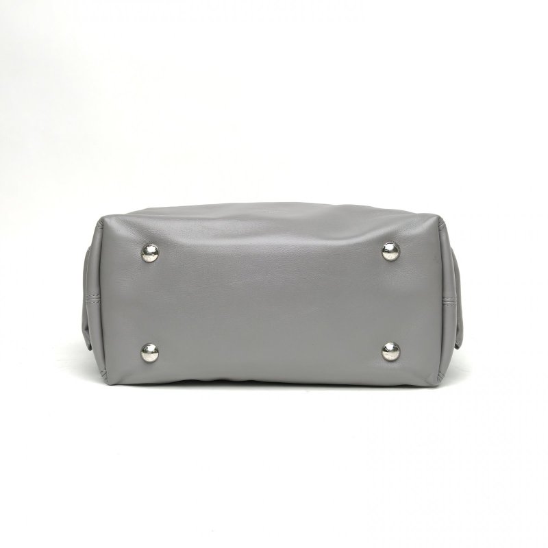 LOUIS VUITTON CARRYALLCargo小號灰色羊皮銀扣晶片肩背包-4