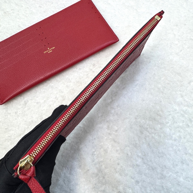 路易威登LV紅色壓紋牛皮Pochette Felicie信封三合❤️鍊條斜背包 WOC M82609-14