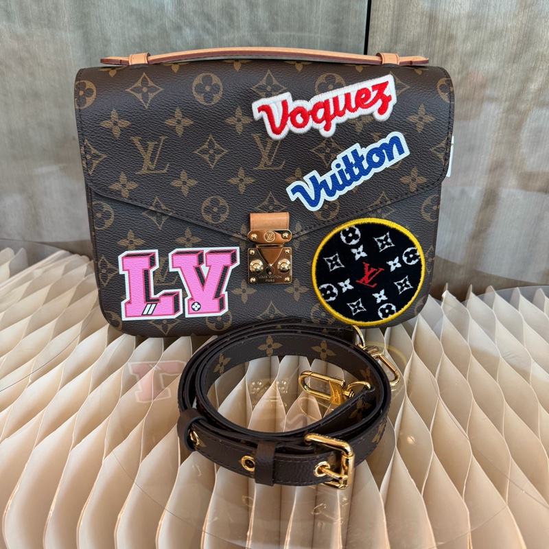 Lv 路易威登  邮差包-0