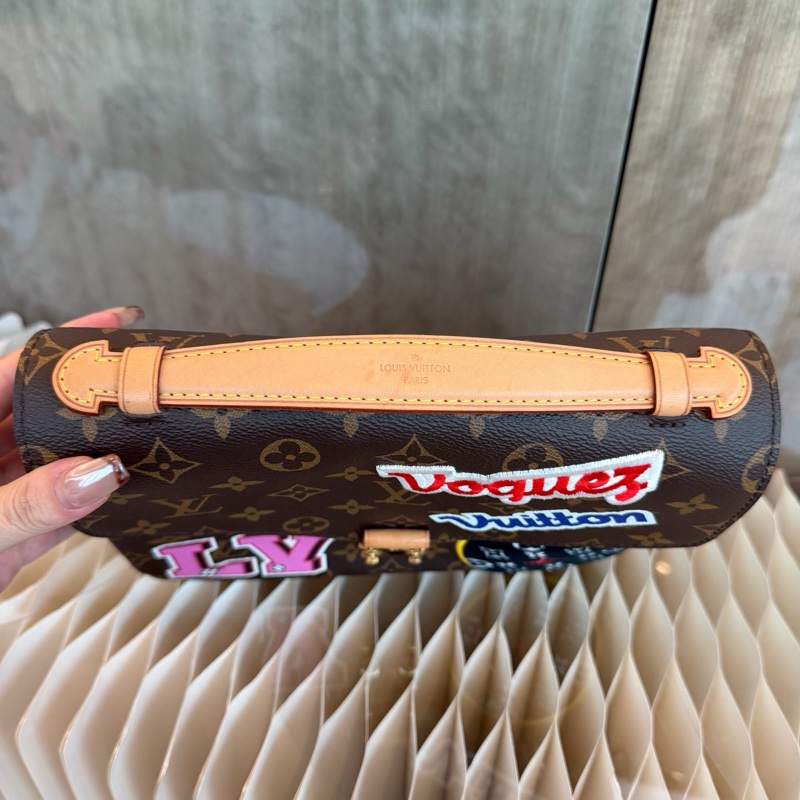 Lv 路易威登  邮差包-8