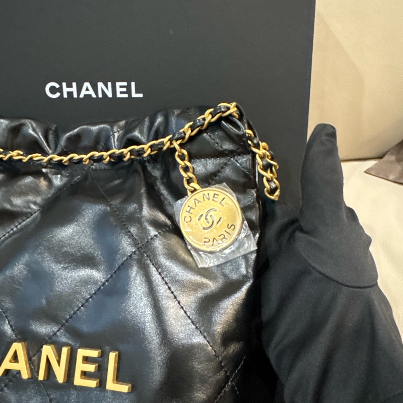 Chanel 香奈兒 22 bag mini/斜背包/黑金款/晶片款/全新全配-2
