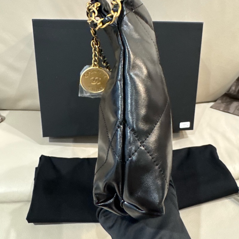 Chanel 香奈兒 22 bag mini/斜背包/黑金款/晶片款/全新全配-4