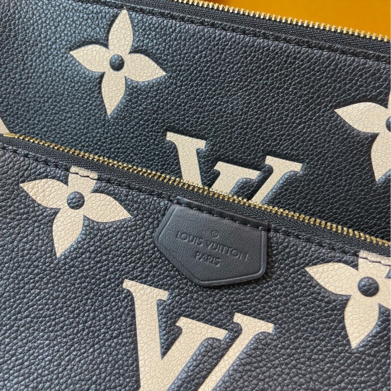 LOUIS VUITTON Multi Pochette Accessoires 壓紋老花鏈條 軟粒-2
