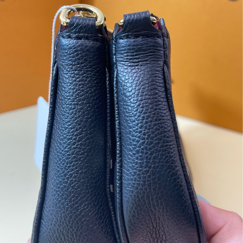 LOUIS VUITTON Multi Pochette Accessoires 壓紋老花鏈條 軟粒-4