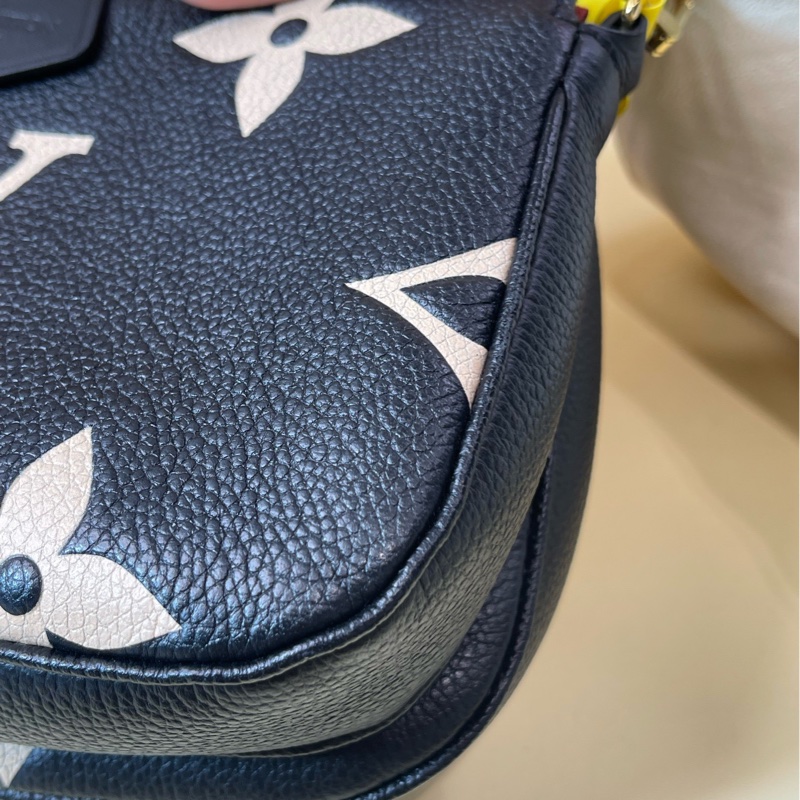 LOUIS VUITTON Multi Pochette Accessoires 壓紋老花鏈條 軟粒-5