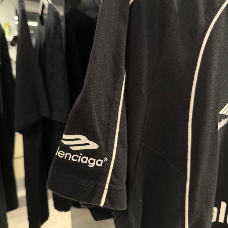 南青山限定🌟Balenciaga 巴黎世家 曼聯刺繡Logo球衣短袖｜Classic Trend CT精品｜台北東區實體-2