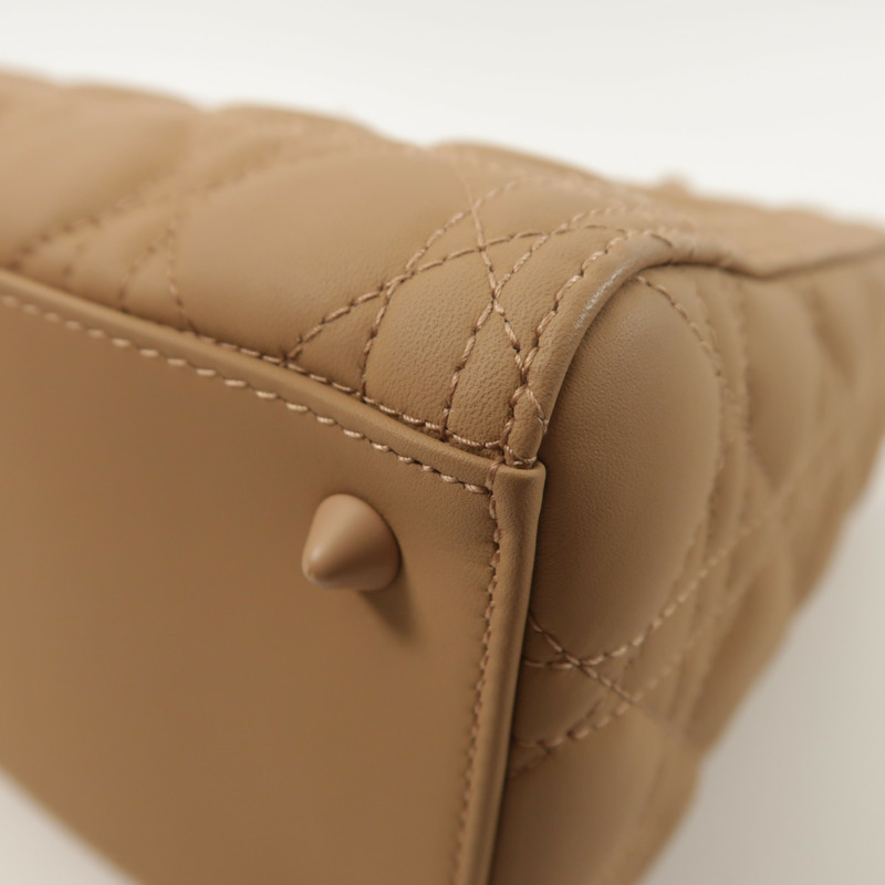 Dior 牛皮皮革Lady Dior Medium手挽肩背兩用袋-11