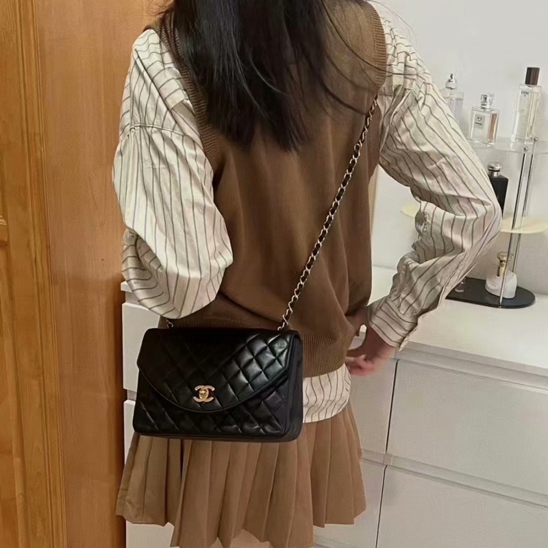 【實用版方胖子😆不怕撞包❤️全網最低價！】Chanel Vintage近新保存品黑金半月CF單肩包｜斜背包｜腋下包-2