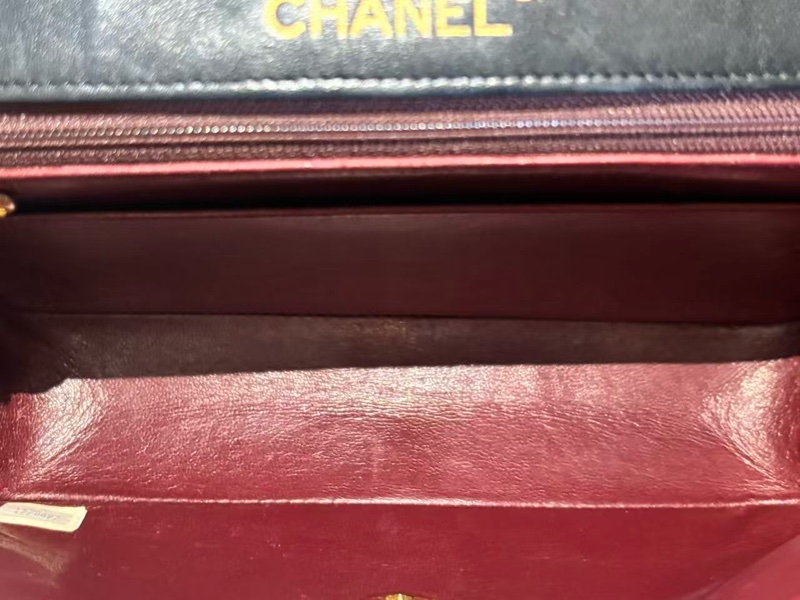 【實用版方胖子😆不怕撞包❤️全網最低價！】Chanel Vintage近新保存品黑金半月CF單肩包｜斜背包｜腋下包-7