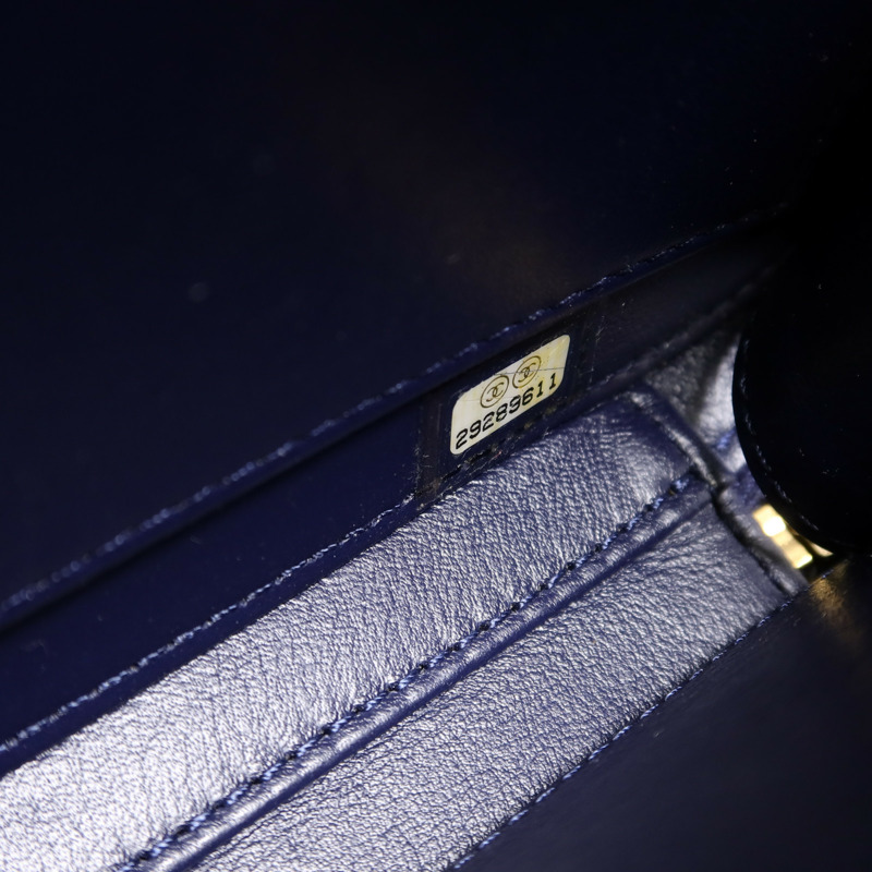 CHANEL 牛皮皮革CC Filigree Vanity Case手挽肩背兩用袋-6